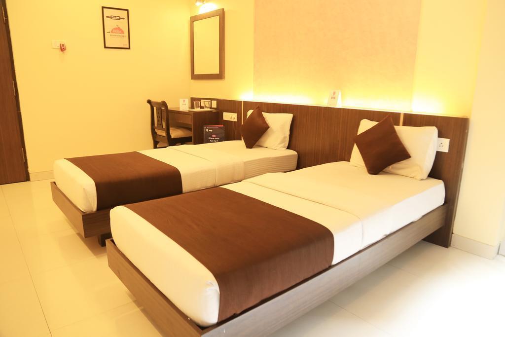 Hotel Panvel Palace Buitenkant foto
