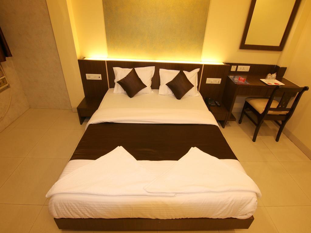 Hotel Panvel Palace Buitenkant foto