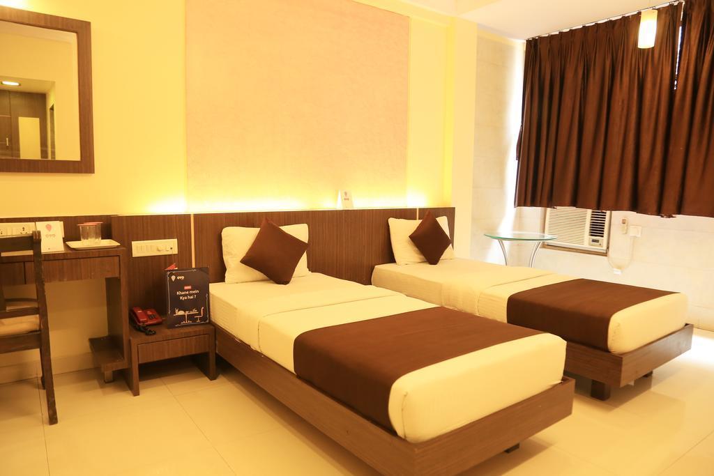 Hotel Panvel Palace Buitenkant foto