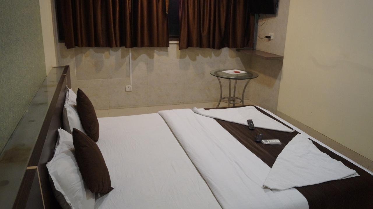 Hotel Panvel Palace Buitenkant foto