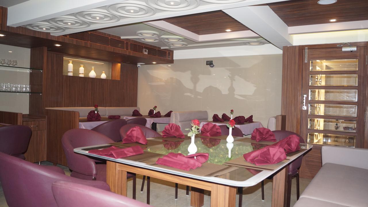 Hotel Panvel Palace Buitenkant foto