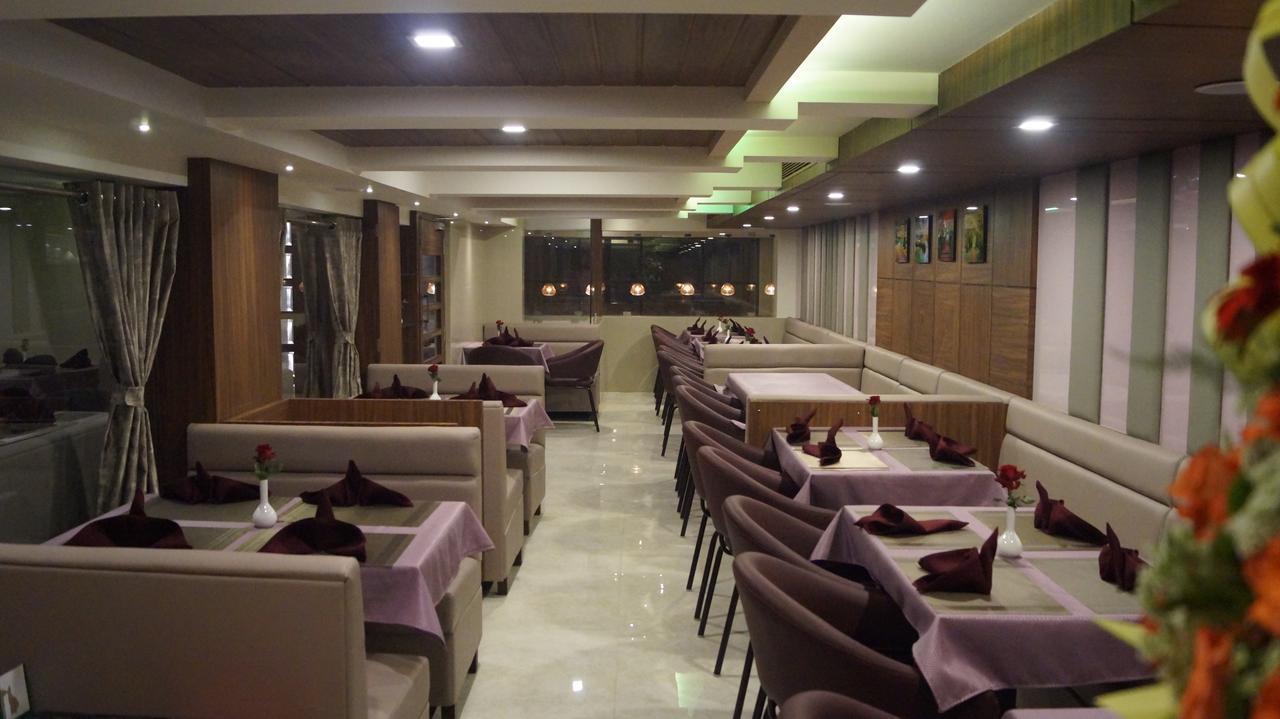 Hotel Panvel Palace Buitenkant foto