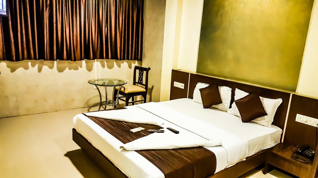 Hotel Panvel Palace Buitenkant foto